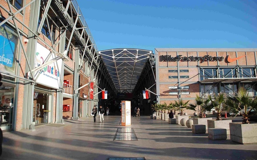 Easton Outlet Mall em Santiago Easton Outlet Mall em Santiago
