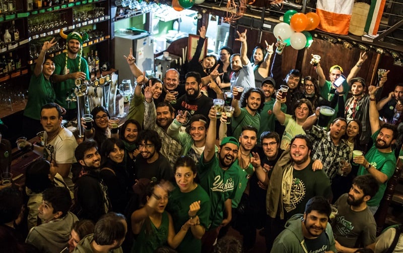 Bares a noite em Valparaíso Bares a noite em Valparaíso