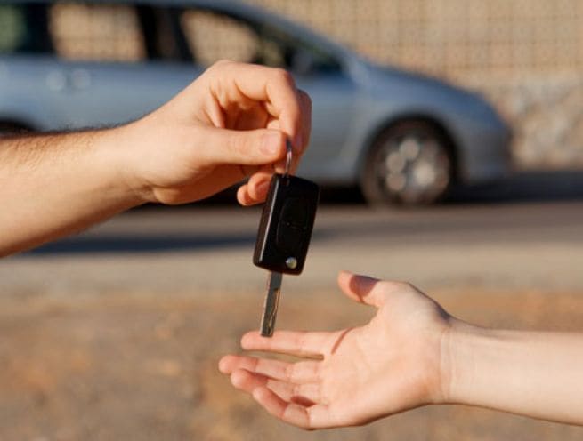 Seguros para o aluguel do carro no aeroporto de Santiago Seguros para o aluguel do carro no aeroporto de Santiago