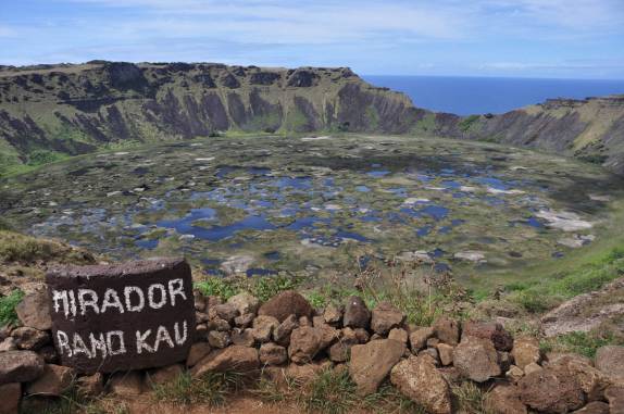 Vulcão Rano Kau na Ilha de Páscoa Vulcão Rano Kau na Ilha de Páscoa