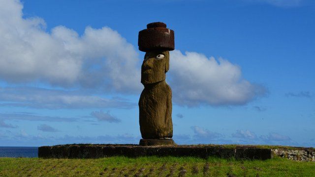 Moai do Complexo Tahai na Ilha de Páscoa Moai do Complexo Tahai na Ilha de Páscoa