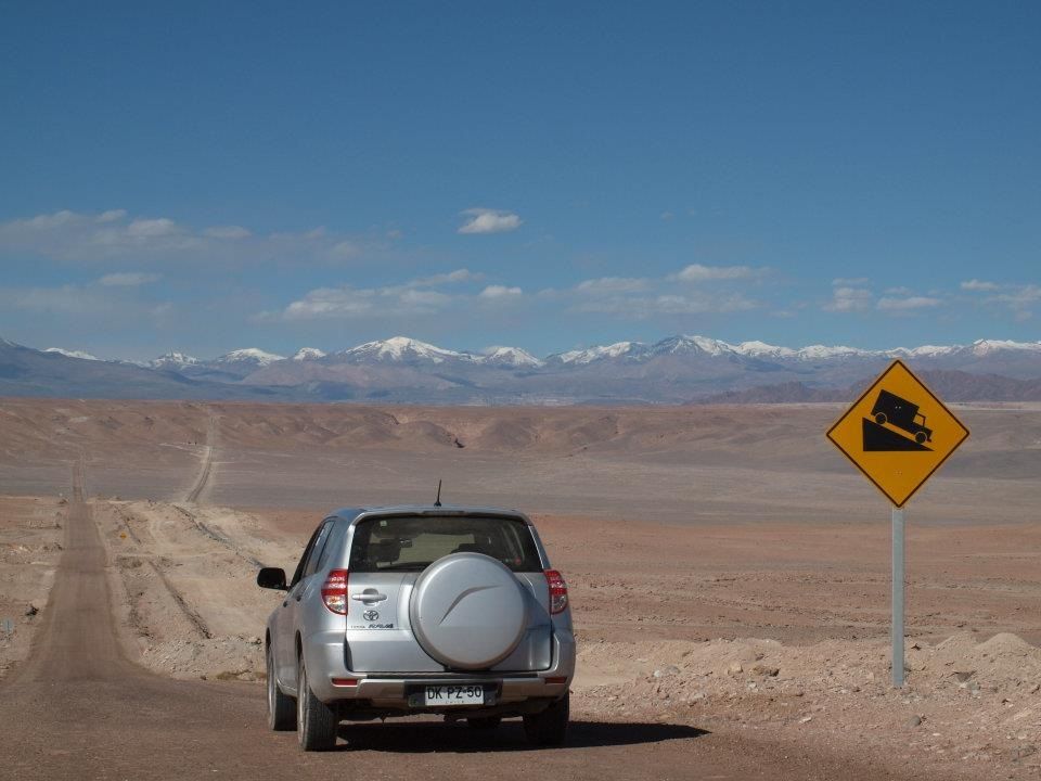Viagem de carro em Calama, no Chile Viagem de carro em Calama, no Chile
