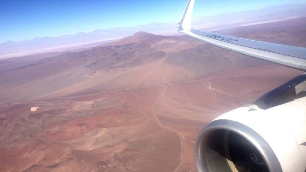 Avião sobrevoando o Deserto do Atacama Avião sobrevoando o Deserto do Atacama