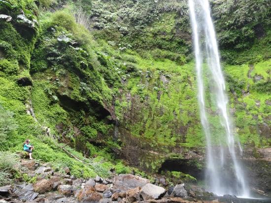 Cachoeira Salto El Claro em Pucón Cachoeira Salto El Claro em Pucón