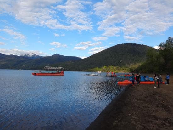 Lago Caburgua em Pucón, Chile Lago Caburgua em Pucón, Chile